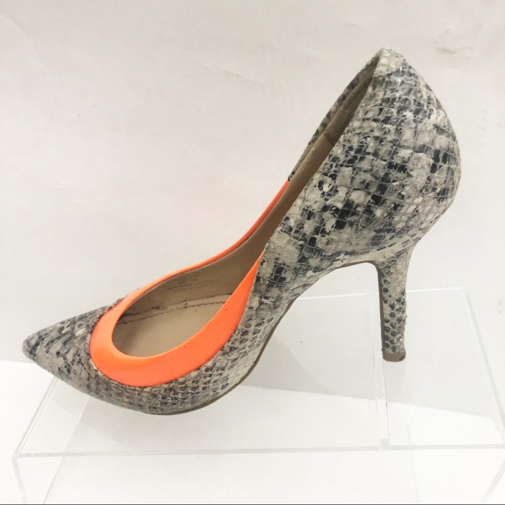 BCBGeneration Snakeskin Print‎ Heels Size 6 - Picture 8 of 8